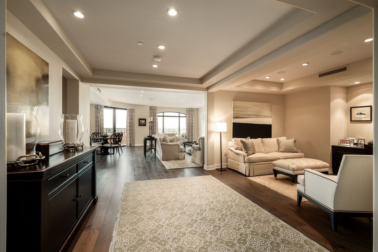 7181 E Camelback Road, 1105