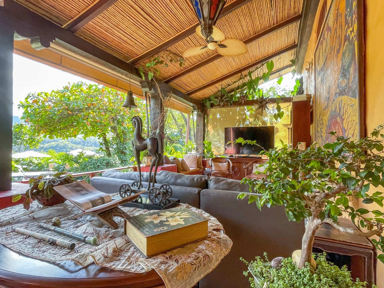 Fully Furnished Luxury Home