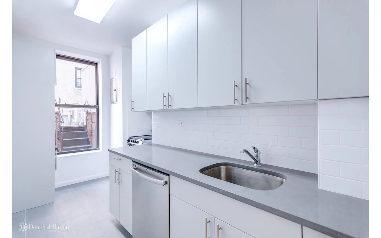 136 East 70th Street Unit: C