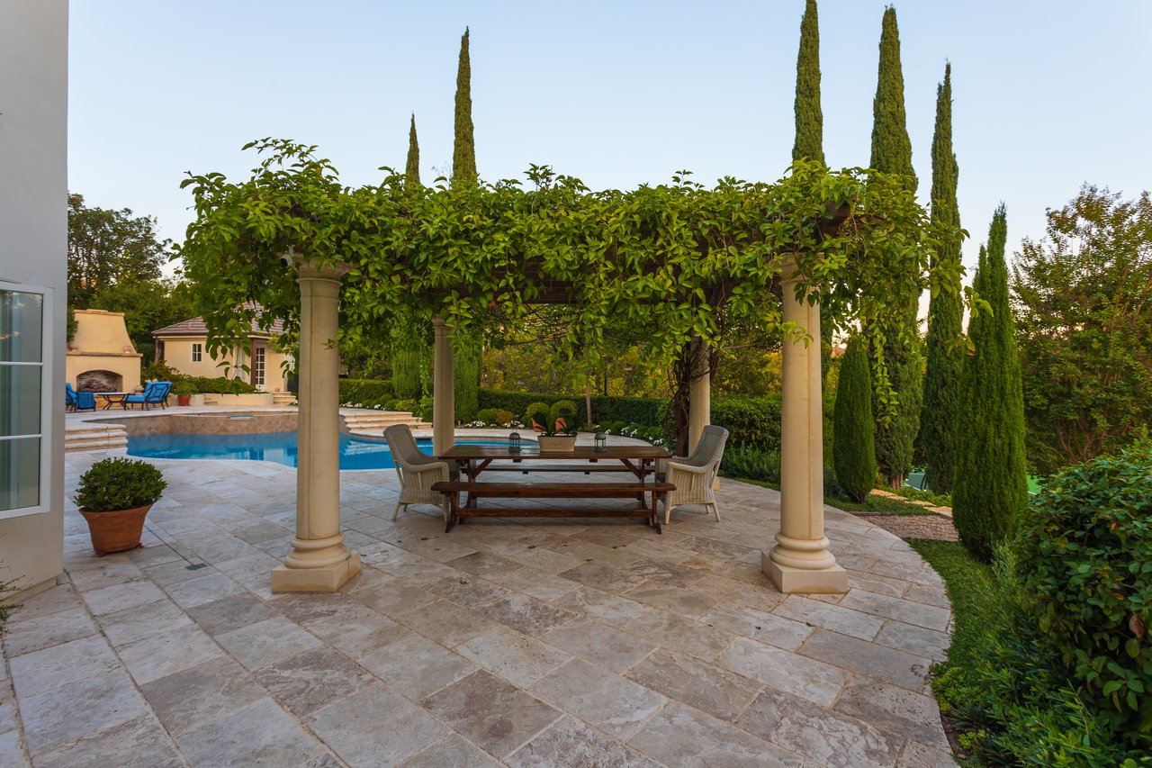 30602 Hunt Club Dr