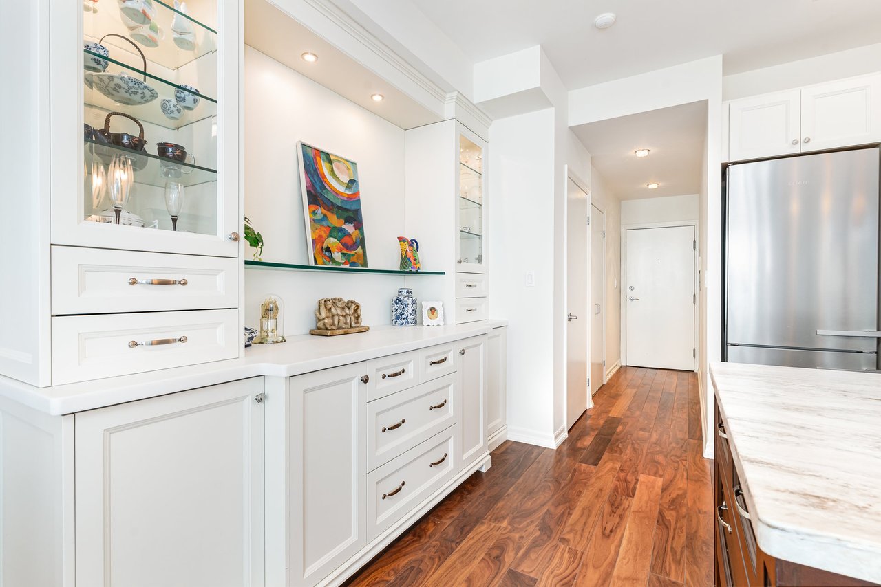 300 Bloor Street East, Suite 2107