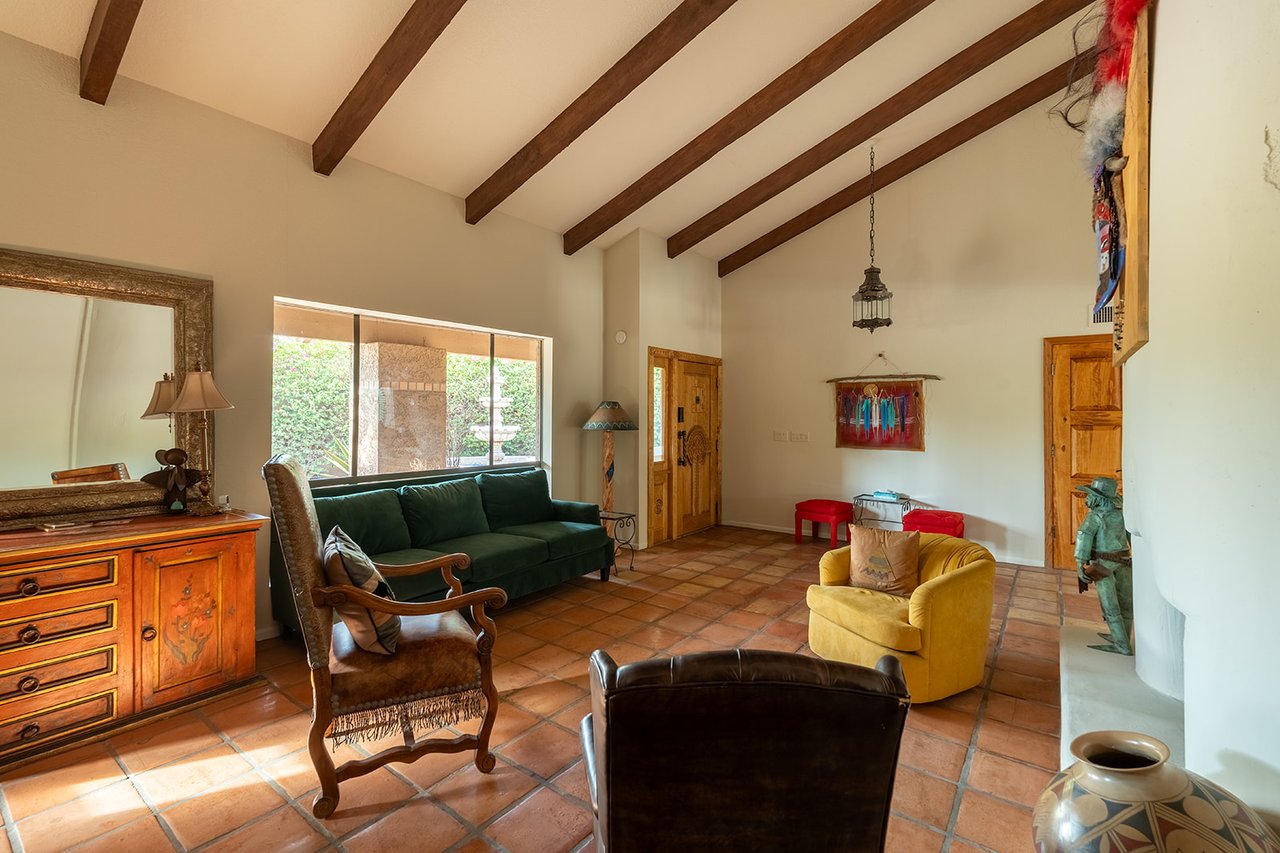 7507 N VIA DE LOS LIBROS