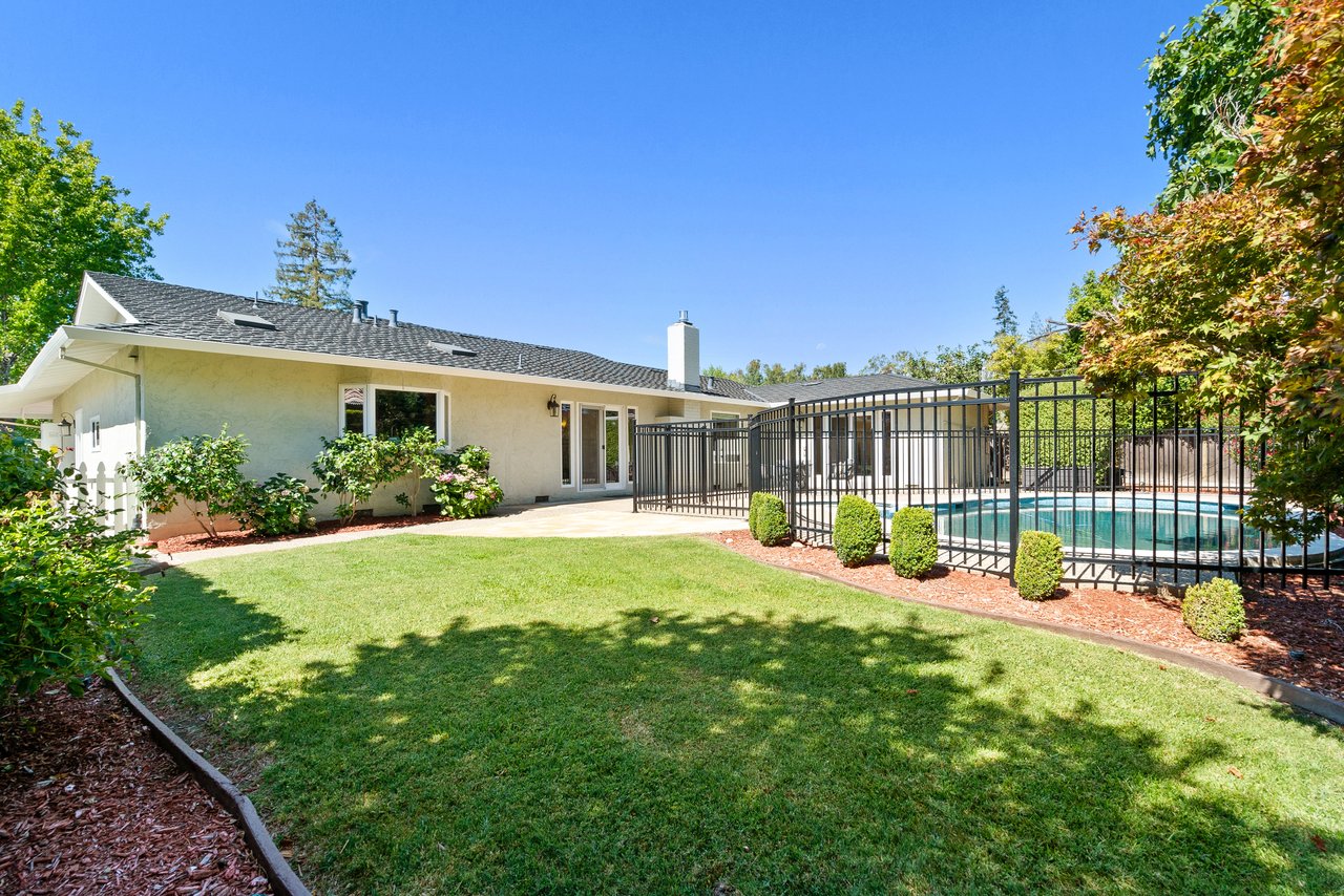 247 Marchmont Dr
