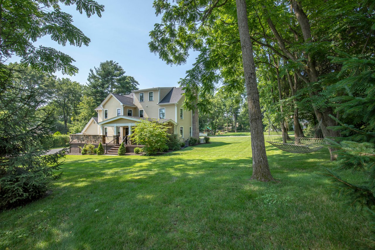 40 Sunnybrook Rd
