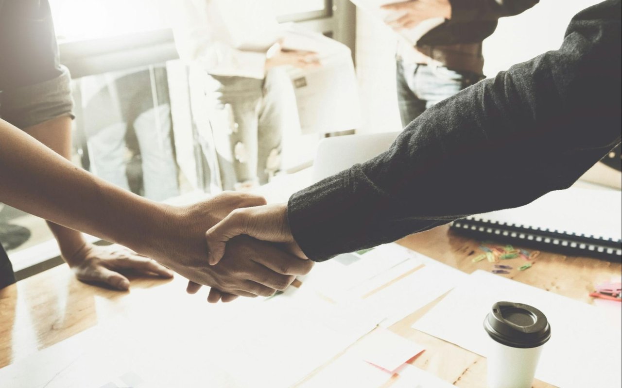 How to Handle Multiple Offers on Your Home