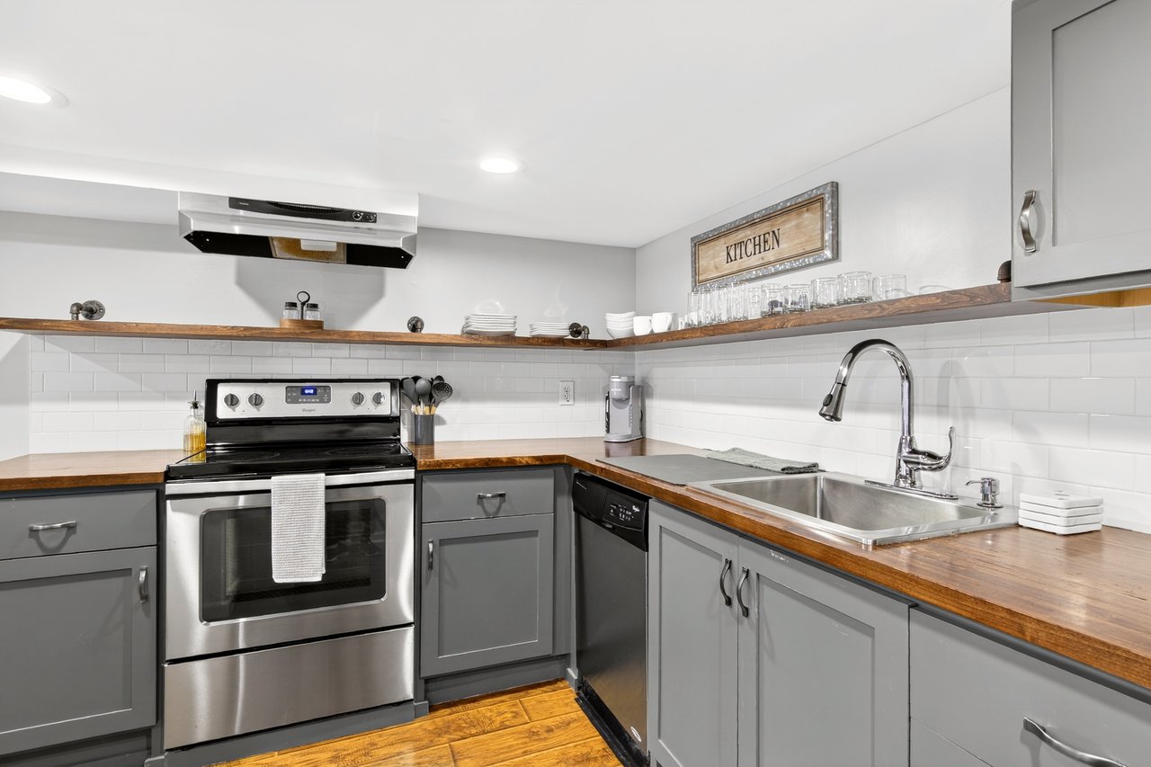 1840 Timothy Drive NE