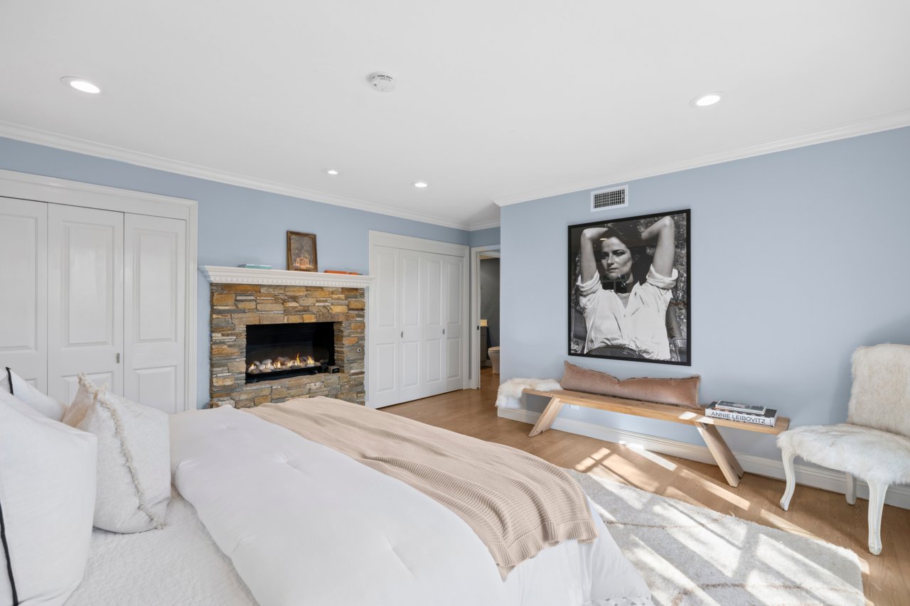 2606 Lighthouse