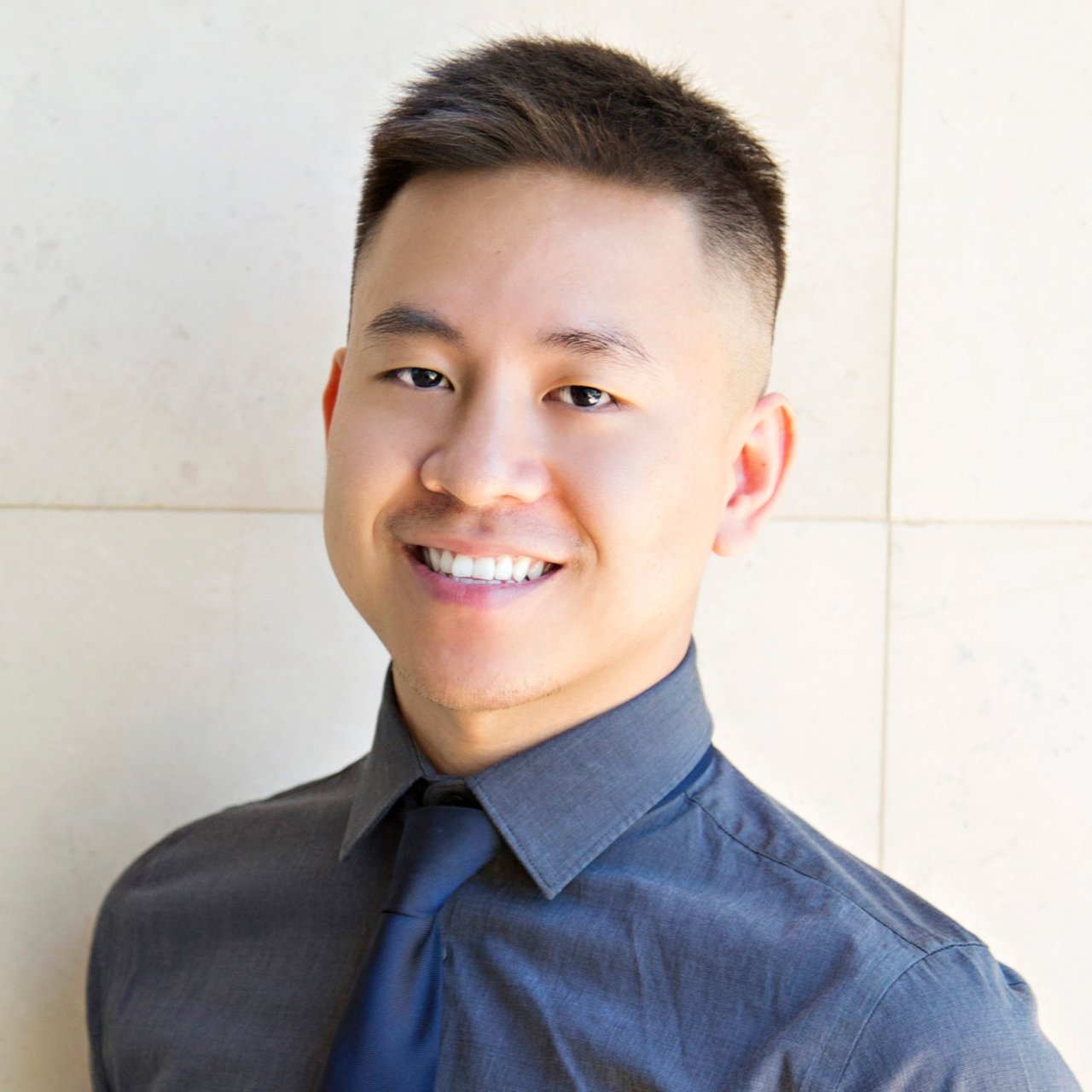 Chanh Ngo Elk Grove, CA Real Estate Agent Headshot