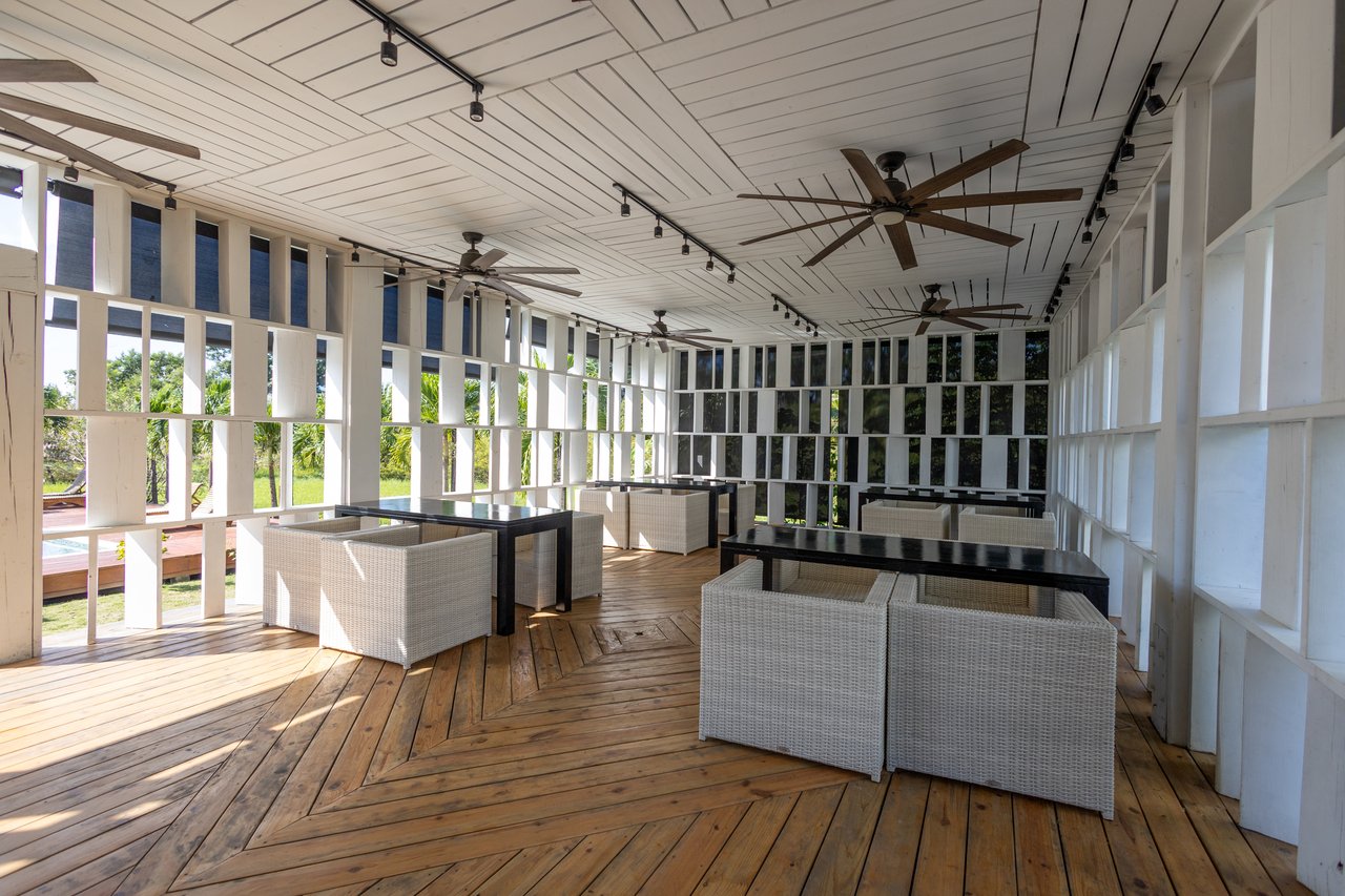 Condo 302, Diamond Apartments