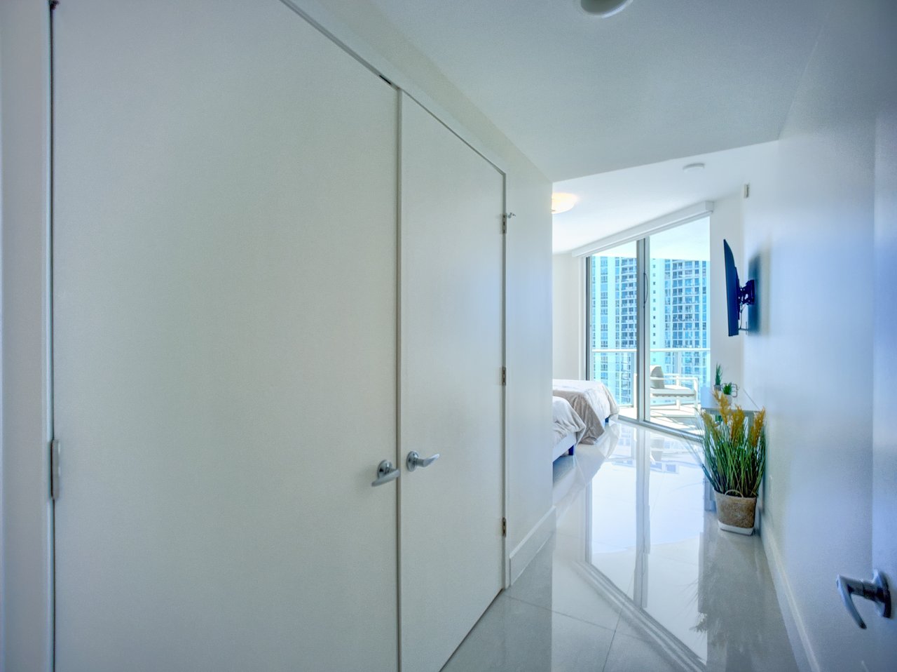 17301 Biscayne Blvd #1203