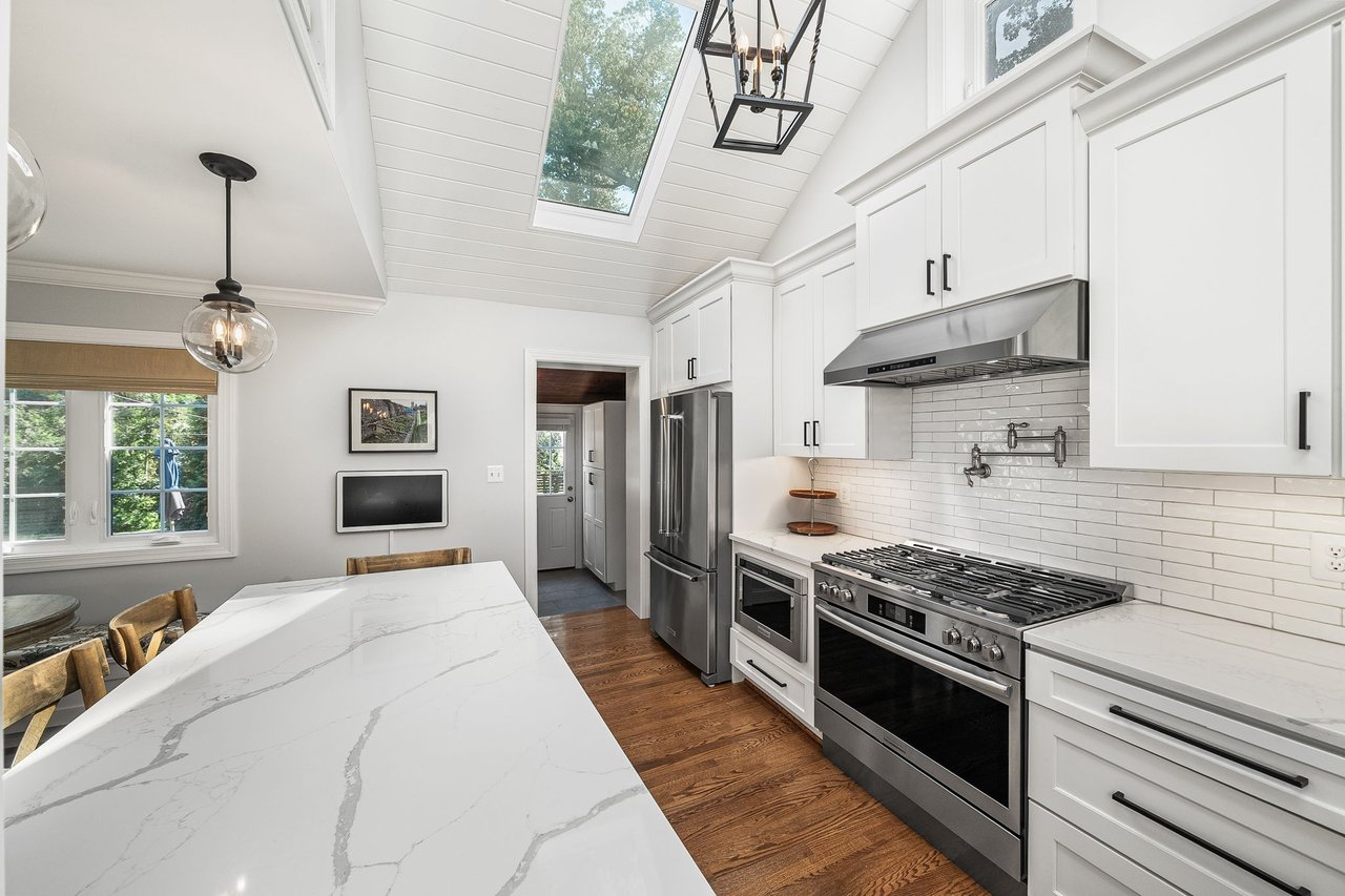 1138 Cameron Rd
