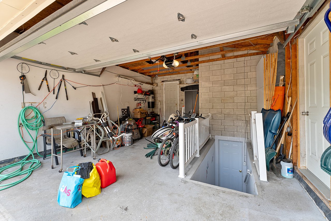 28 Thornway Ave