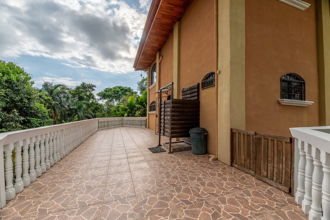 Fully Furnished 3-Bedroom Home in Tinamastes | 0.4 Acres