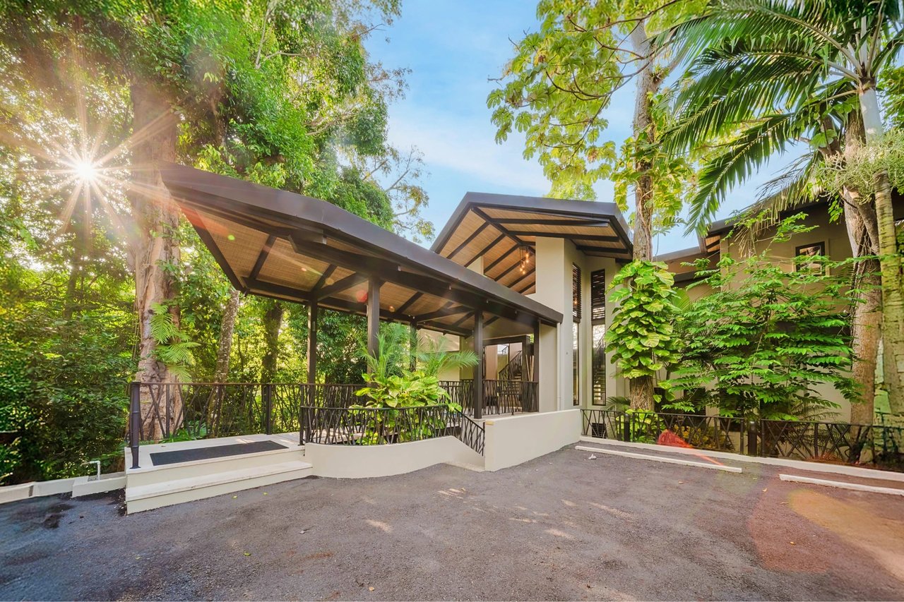 Vista Hermosa, Lucrative Contemporary Estate