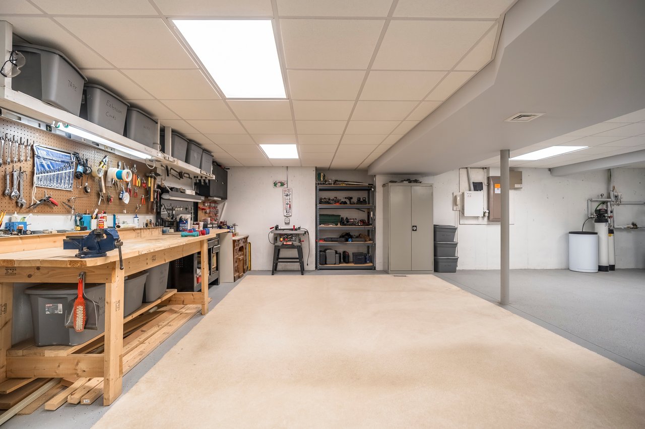 5799 Sabrina Circle