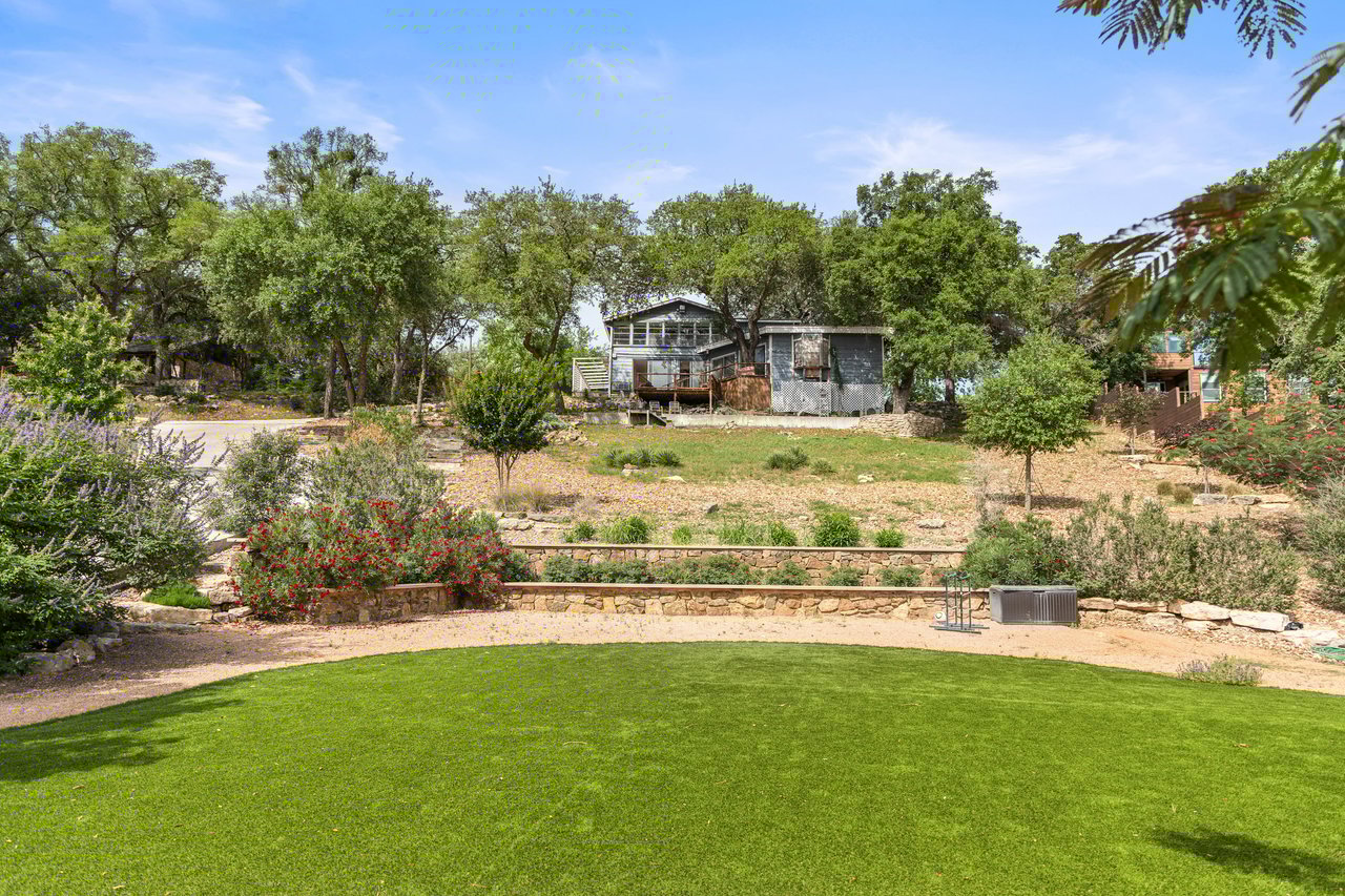 907 Lake Shore Dr.