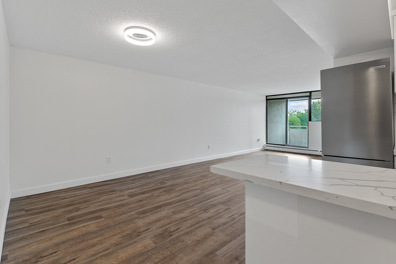 10330 Yonge Street W Unit: 404