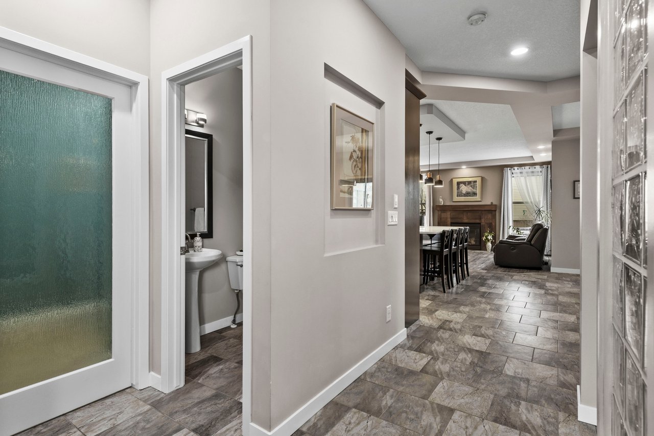 207 Royal Oak Bay NW