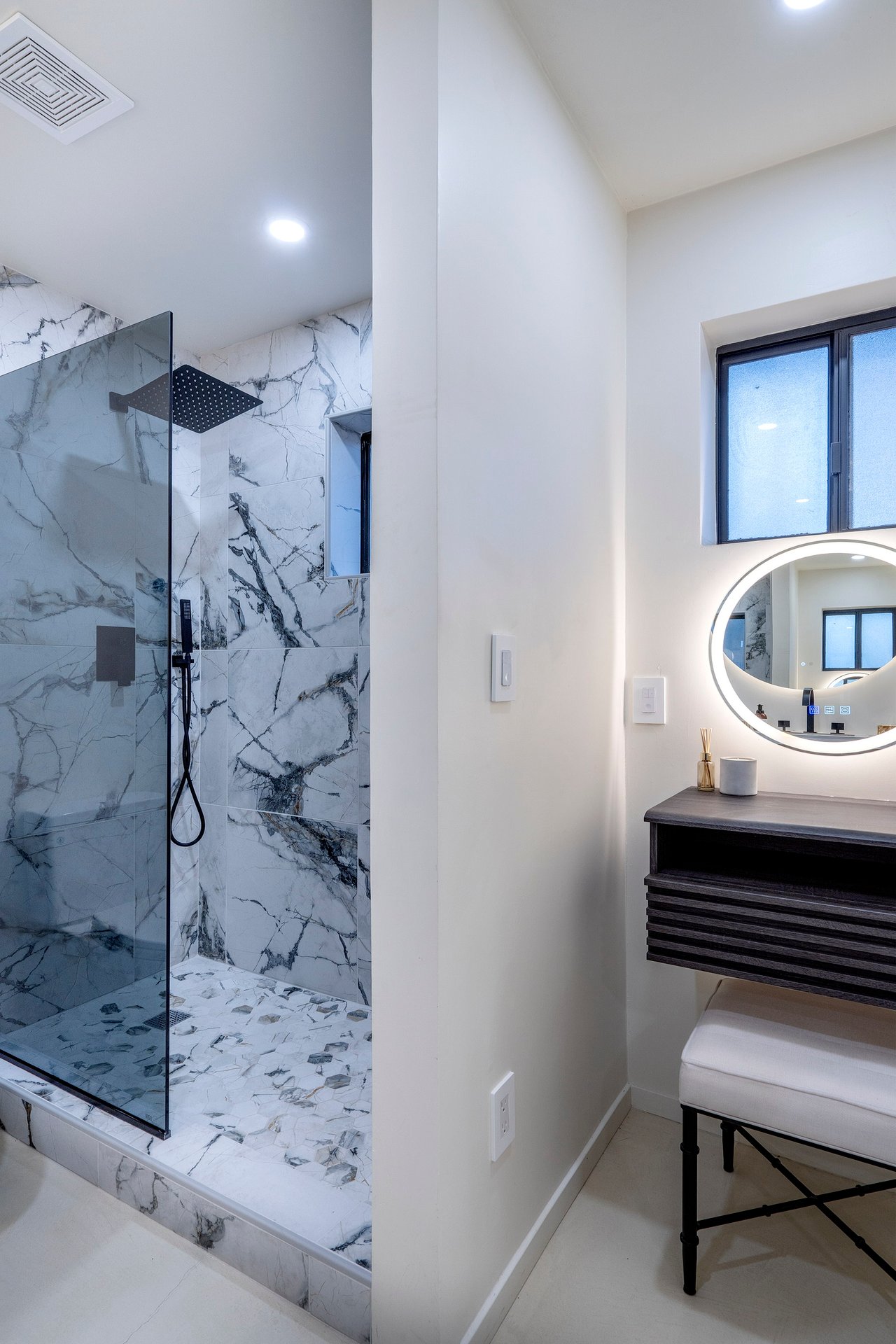 1005 W Emerine Drive