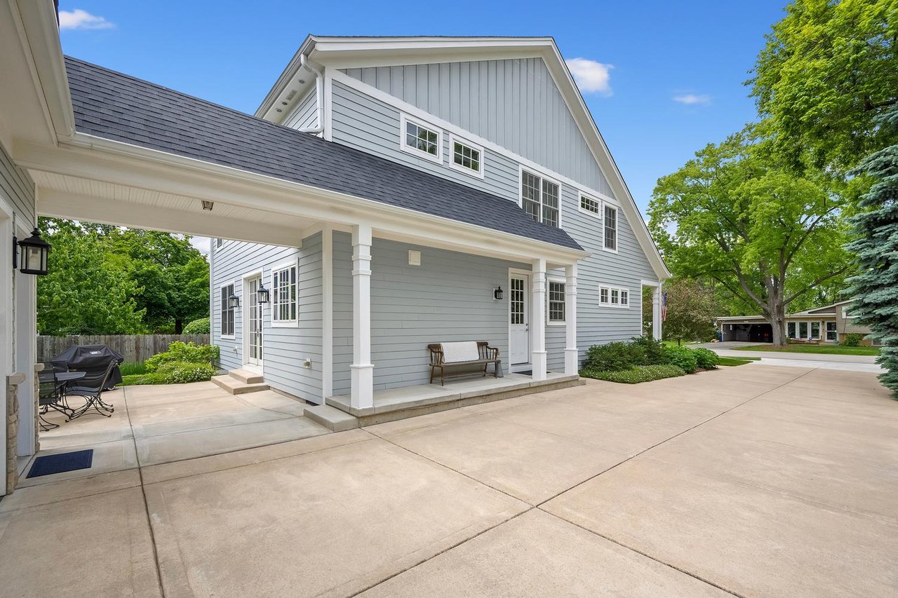 608 Cadillac Dr, Wheaton IL – Stunning Seifert Builders Home with 5 Bedrooms & 4 Baths Listed at $900,000