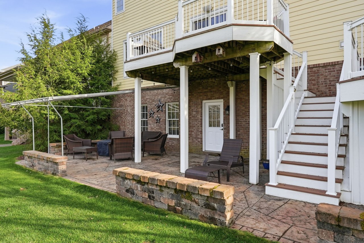 EXCLUSIVE LISTING  -  1234 Newbury Highland