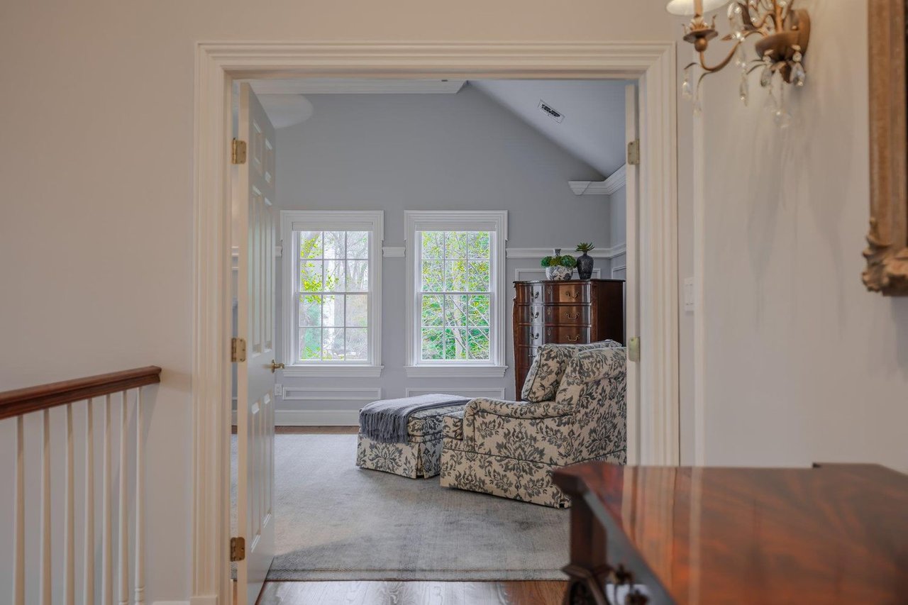 51 Lloyd Ln