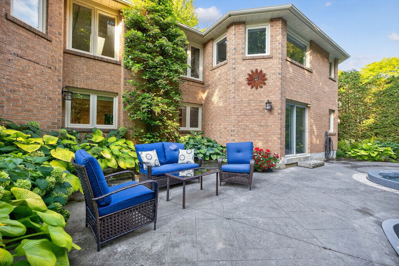 6 Falling Leaf Crt, Aurora