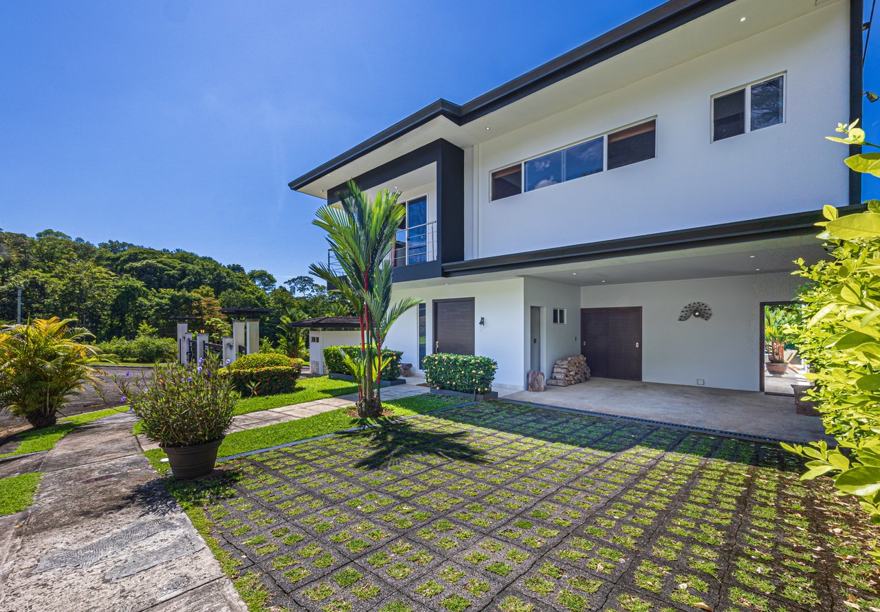 Elegant Tropical Villa Steps from Playa Hermosa – Gated Community