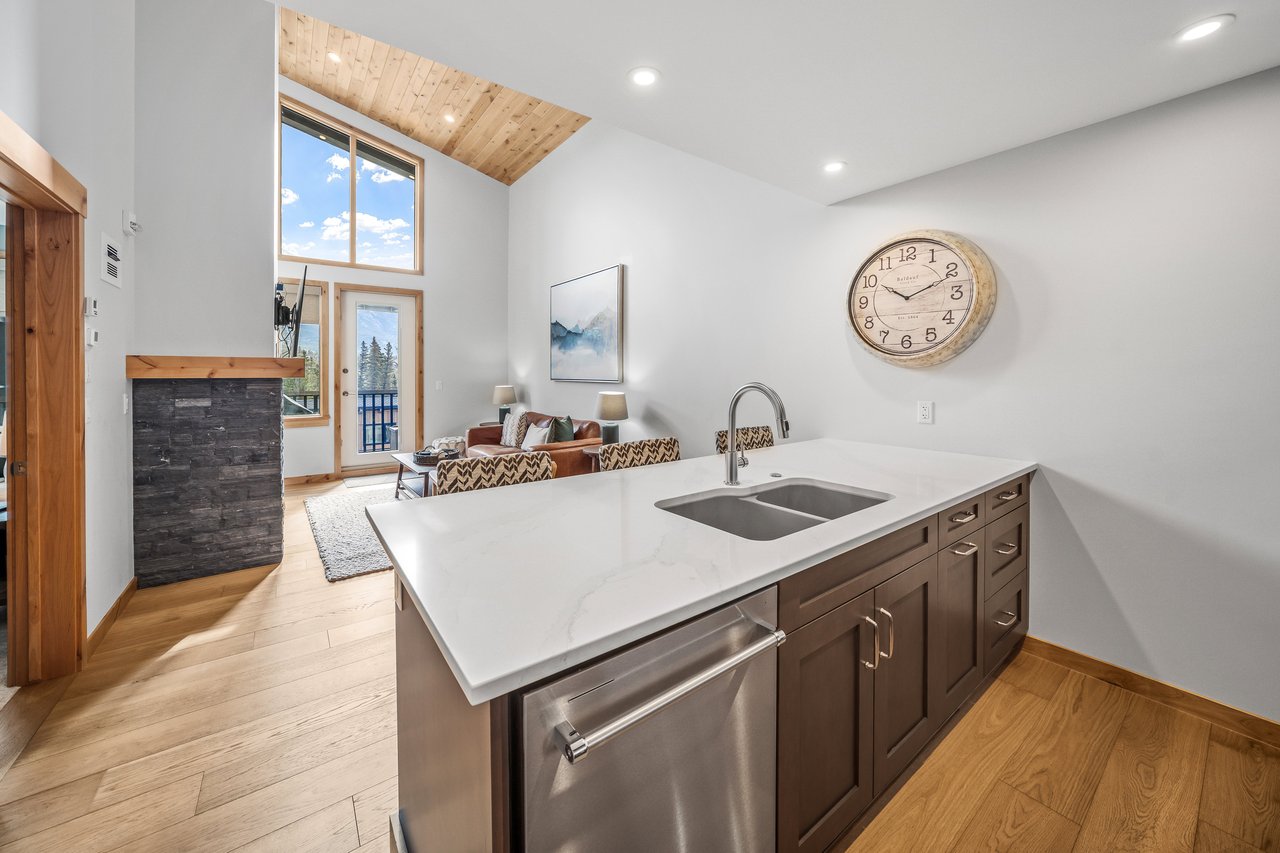 Top-Floor Spring Creek Retreat | Income-Generating Tourist Home in Timberstone Lodge