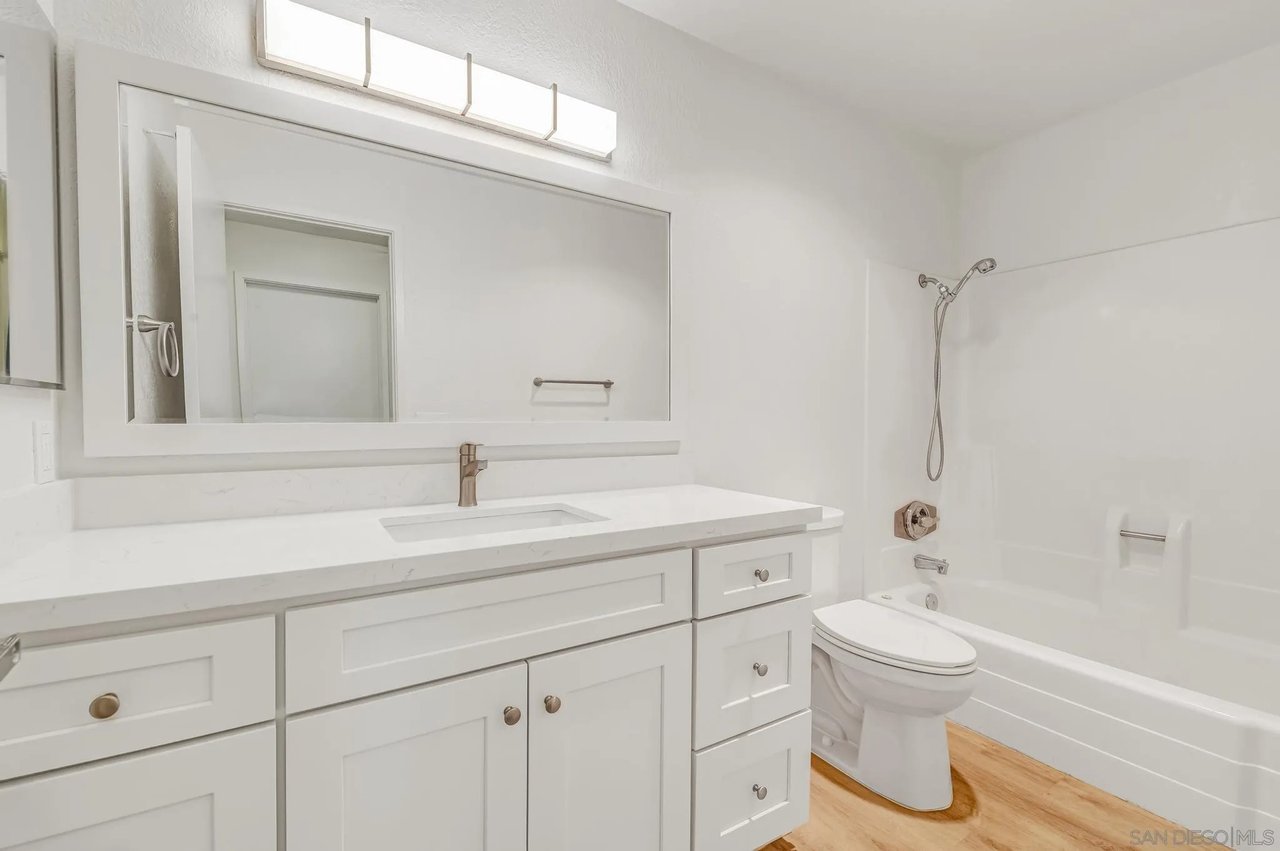 9889 Caminito Marlock, Unit 11