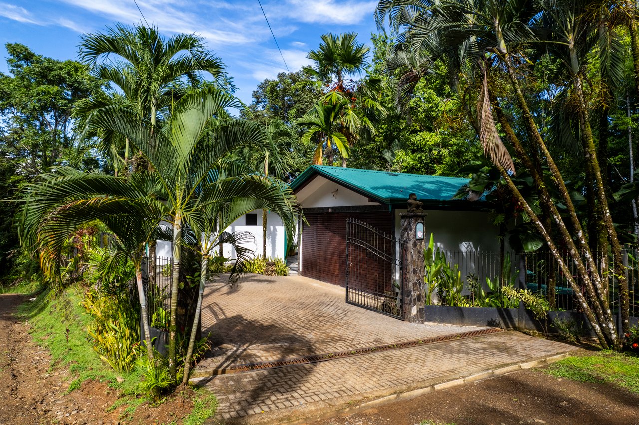 3 Bedroom Bali Style Home in Uvita