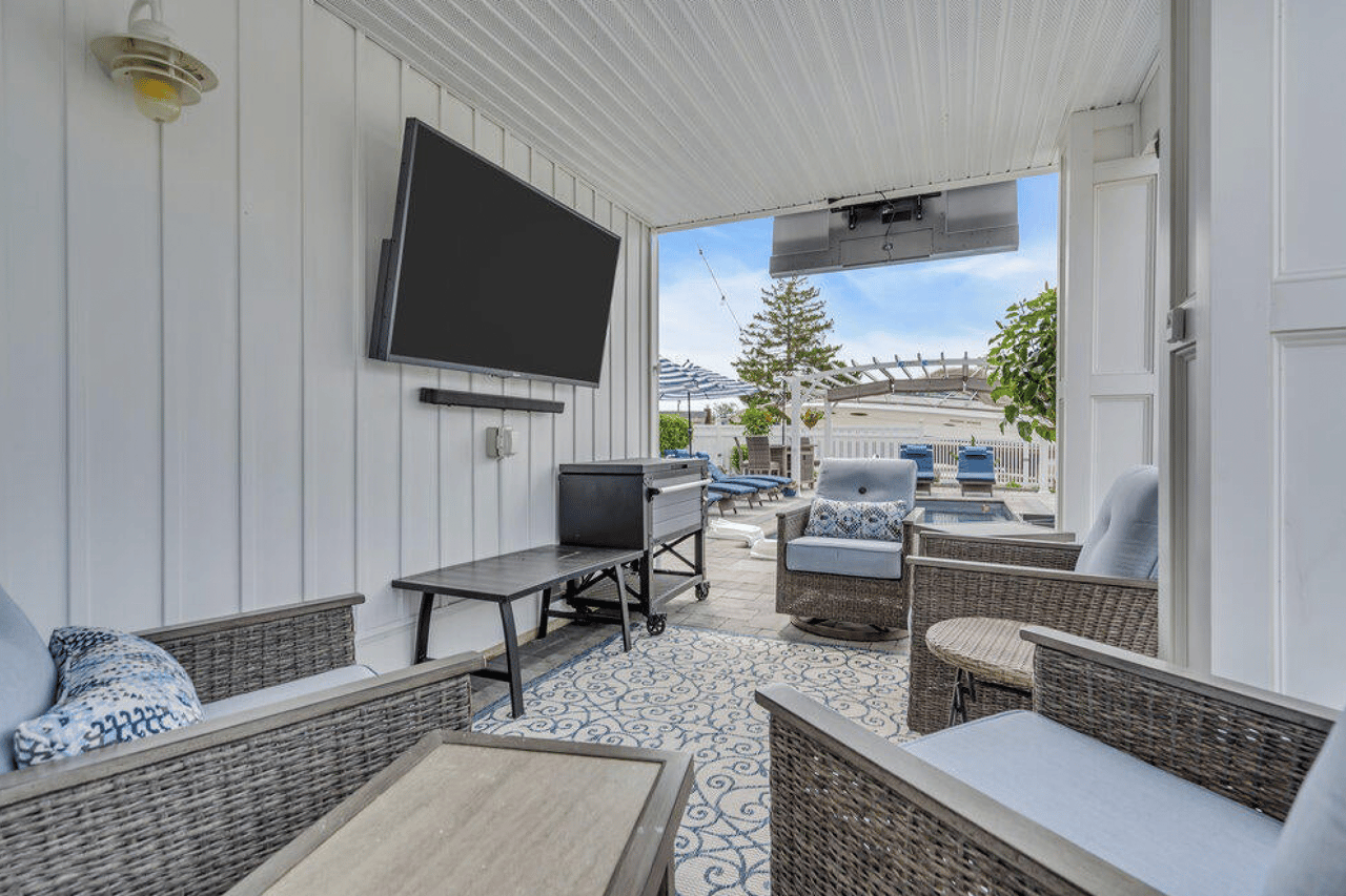 917 Jane Drive, Beach Haven West