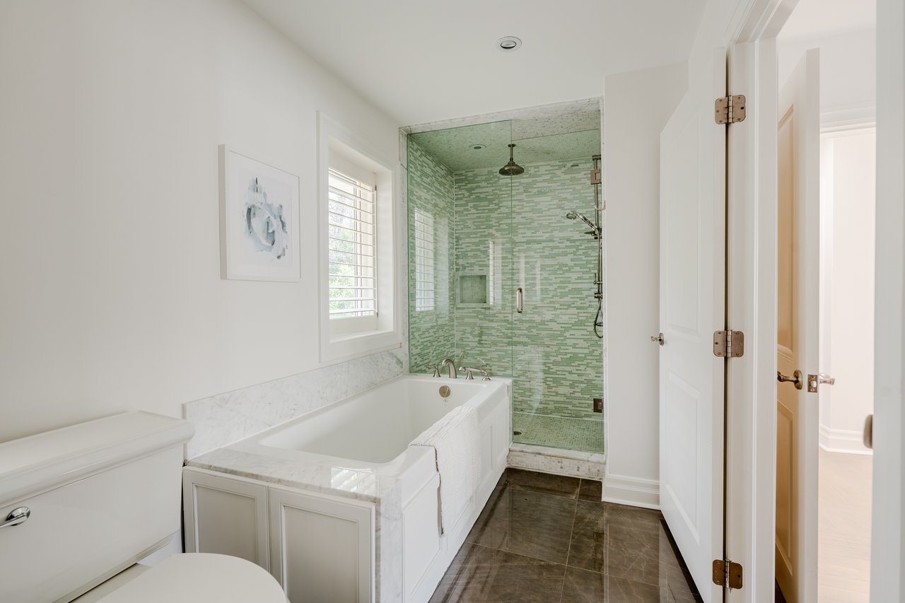31 Fallingbrook Dr