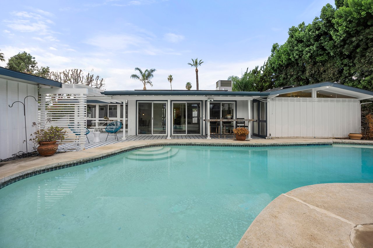 Tustin Cliff Home May For Sale