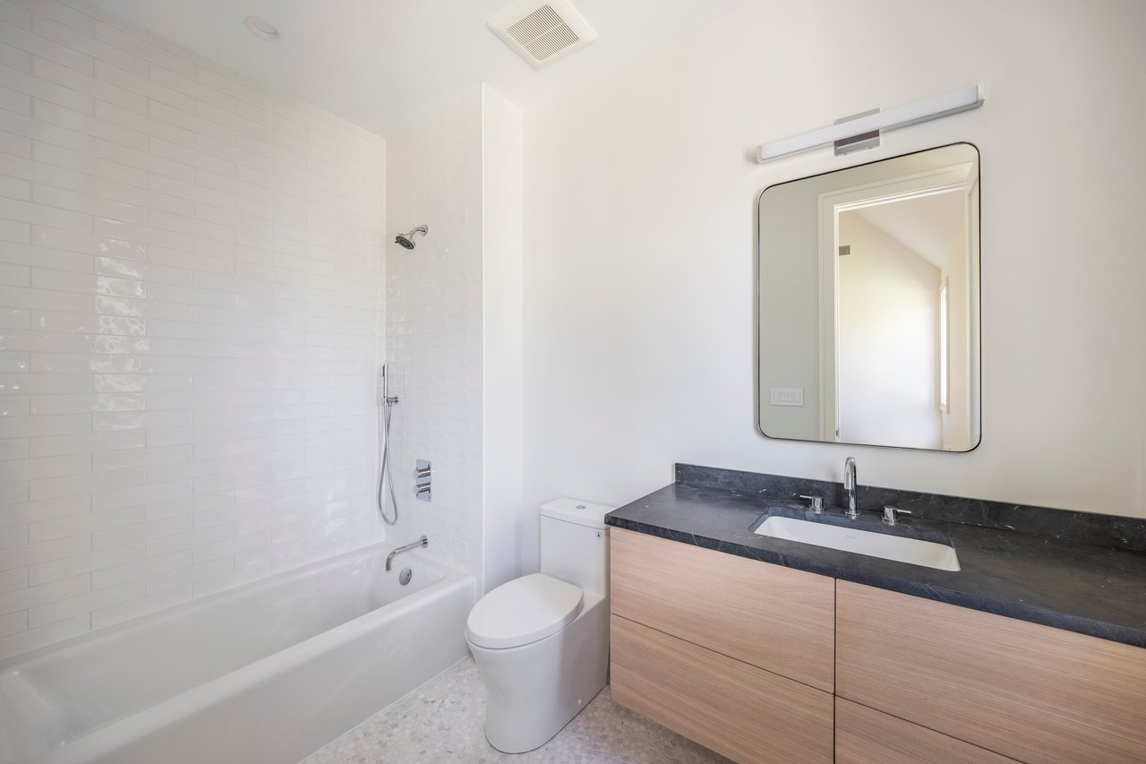 21 Ocean Pkwy, East Hampton