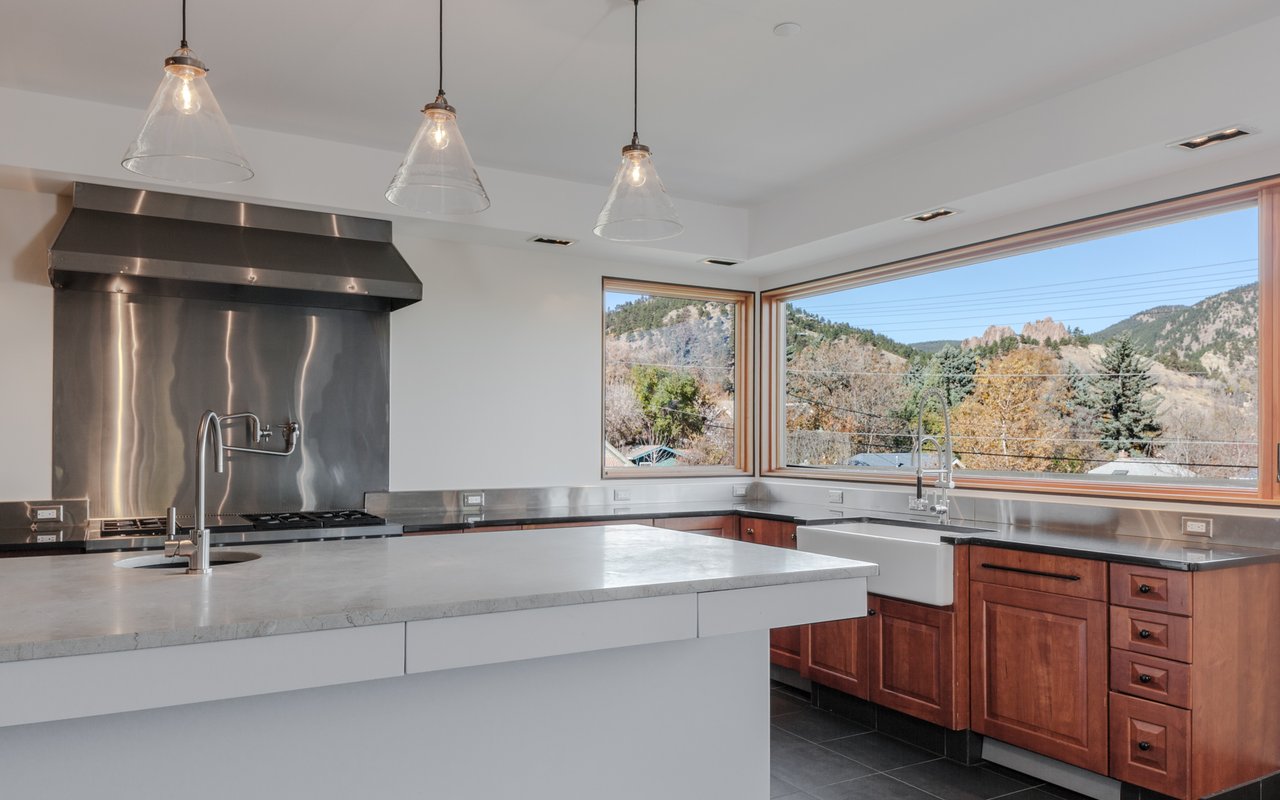 437 University Avenue