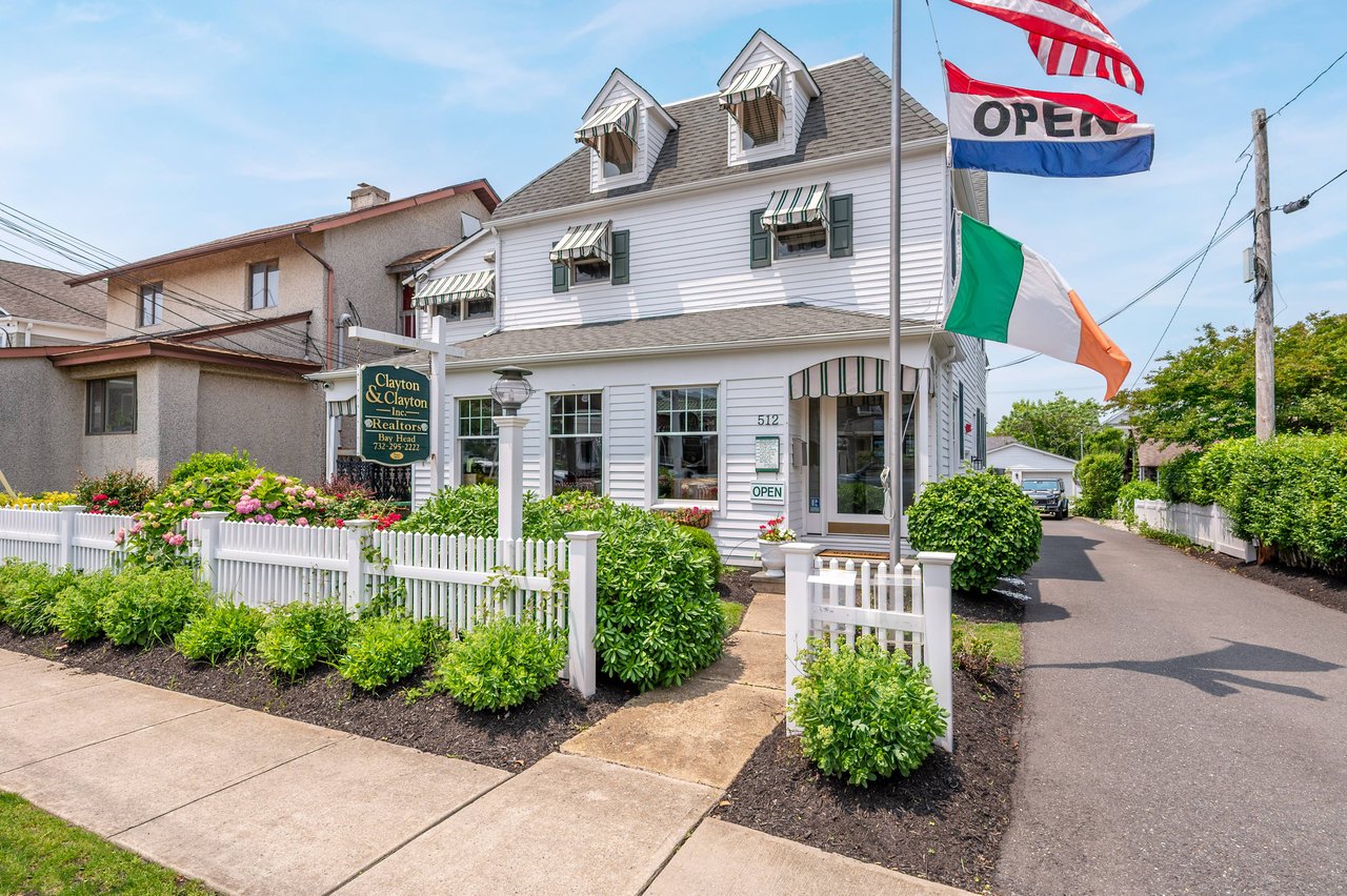 #4 Beautiful Well Design on the First Floor With Outside Deck - Just 3 Homes From Ocean, Bay Head, New Jersey