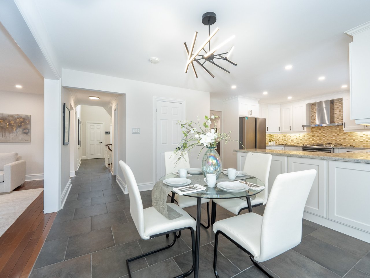 146 Valleymede Dr