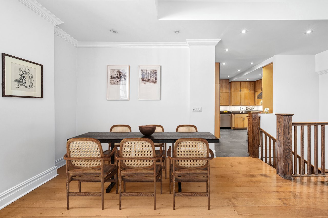 3 Hanover Square, 22B