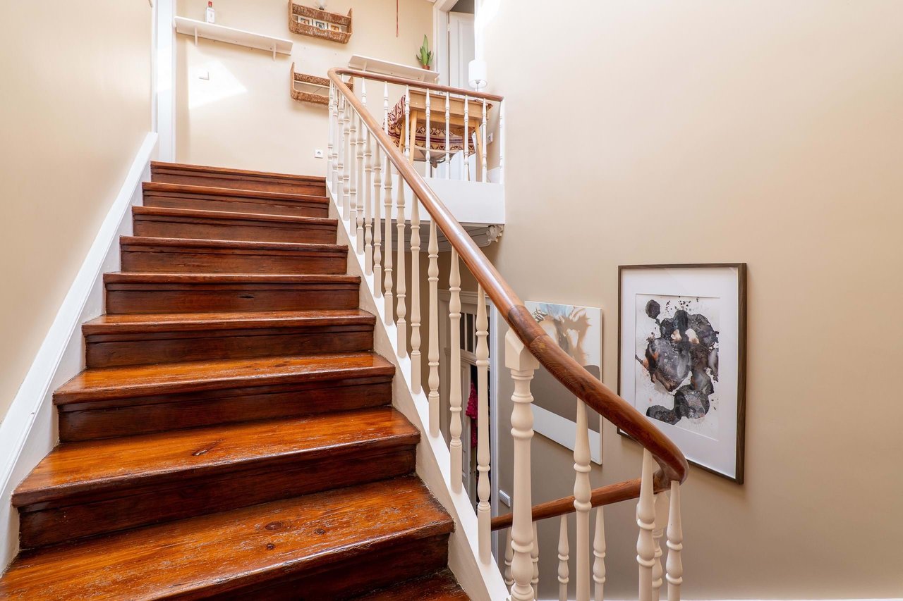 Beautifully Restored Townhouse Property with license for Short-Term rental in Bonfim, Porto