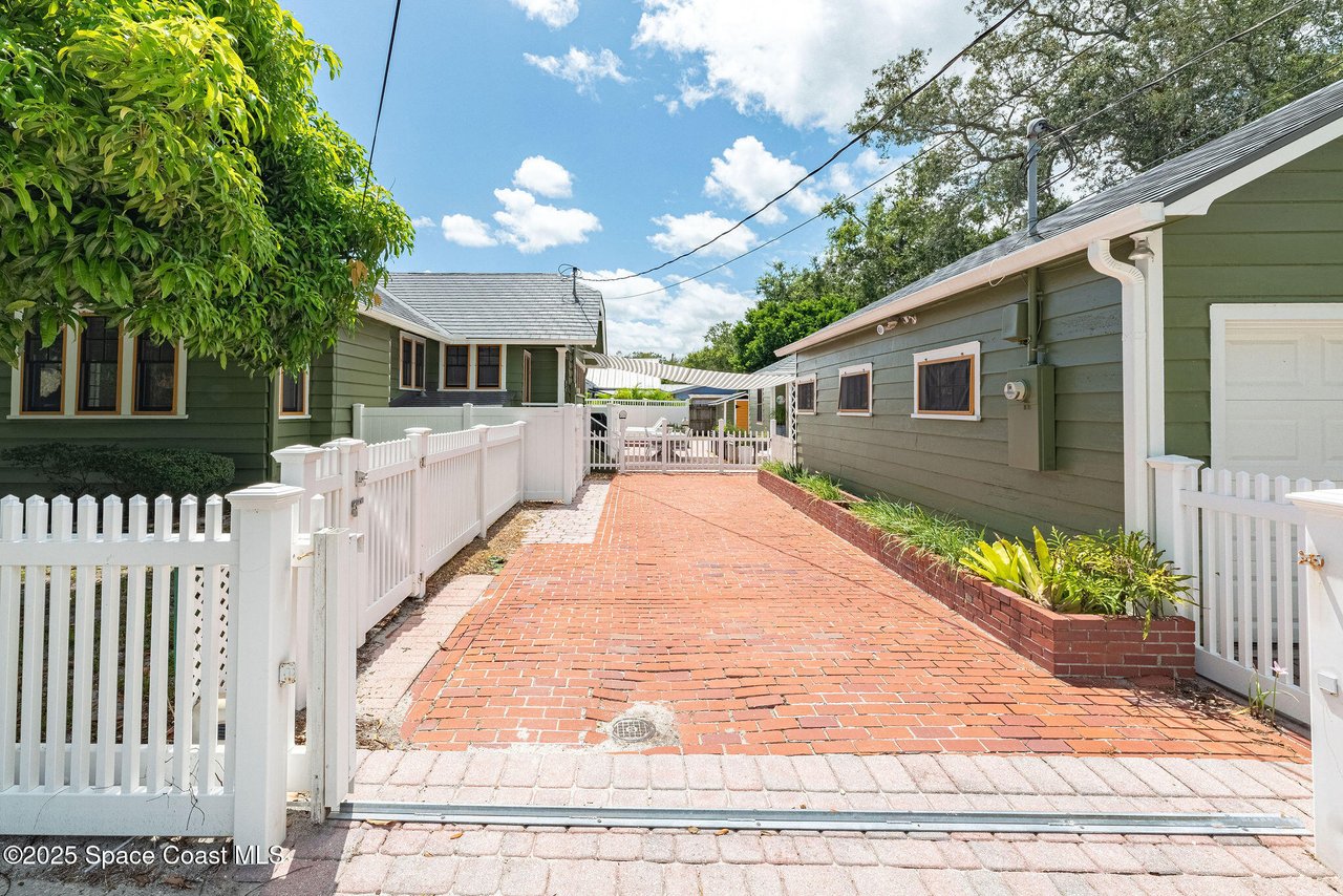 1296 Highland Ave