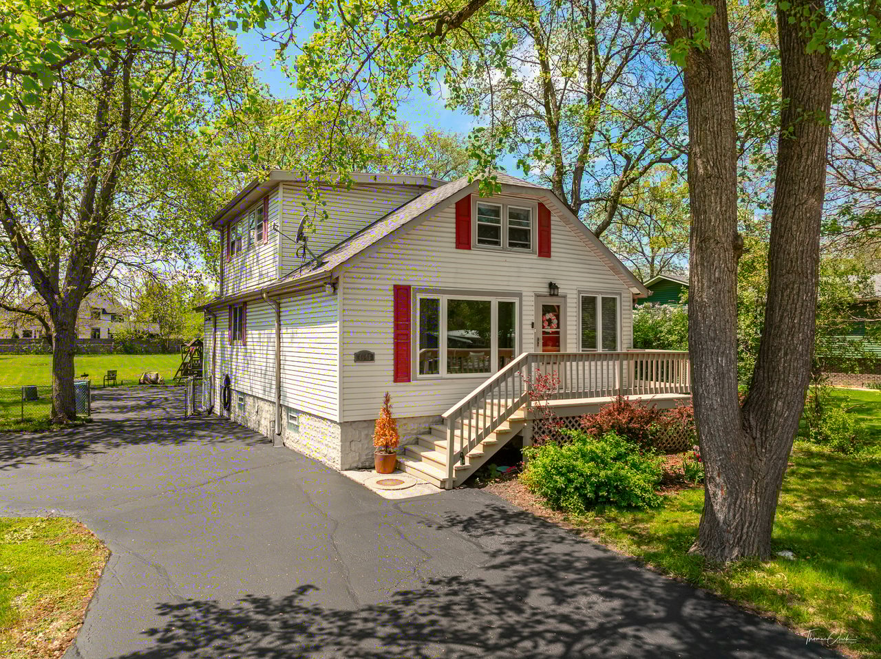 4046 Fairview Avenue