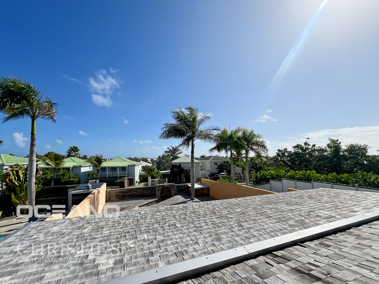 EXCLUSIVITE - 3 bedroom - swimming pool - 5' from the beach - OCEANO Christie's International Real Estate