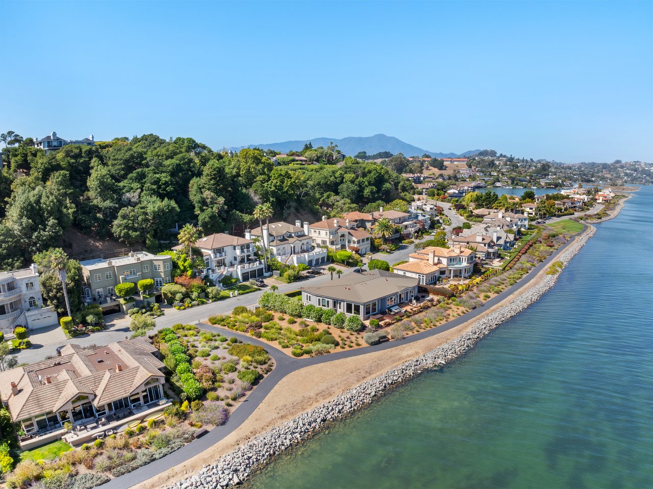 Strawberry Point Retreat with Exceptional Bay Views