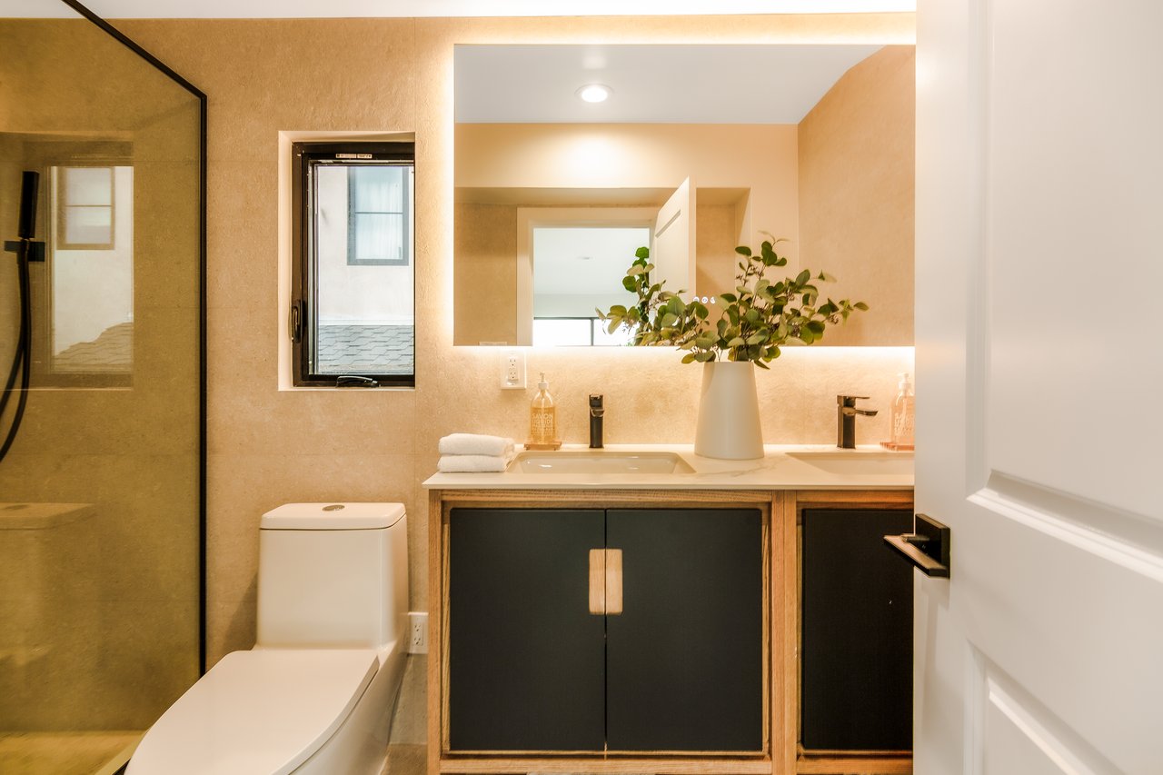 8921 Appian Way, Hollywood Hills