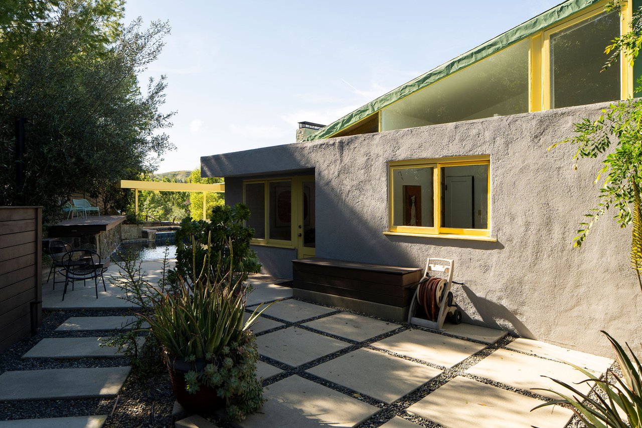 The Van Dekker House, Master architect R. M. Schindler