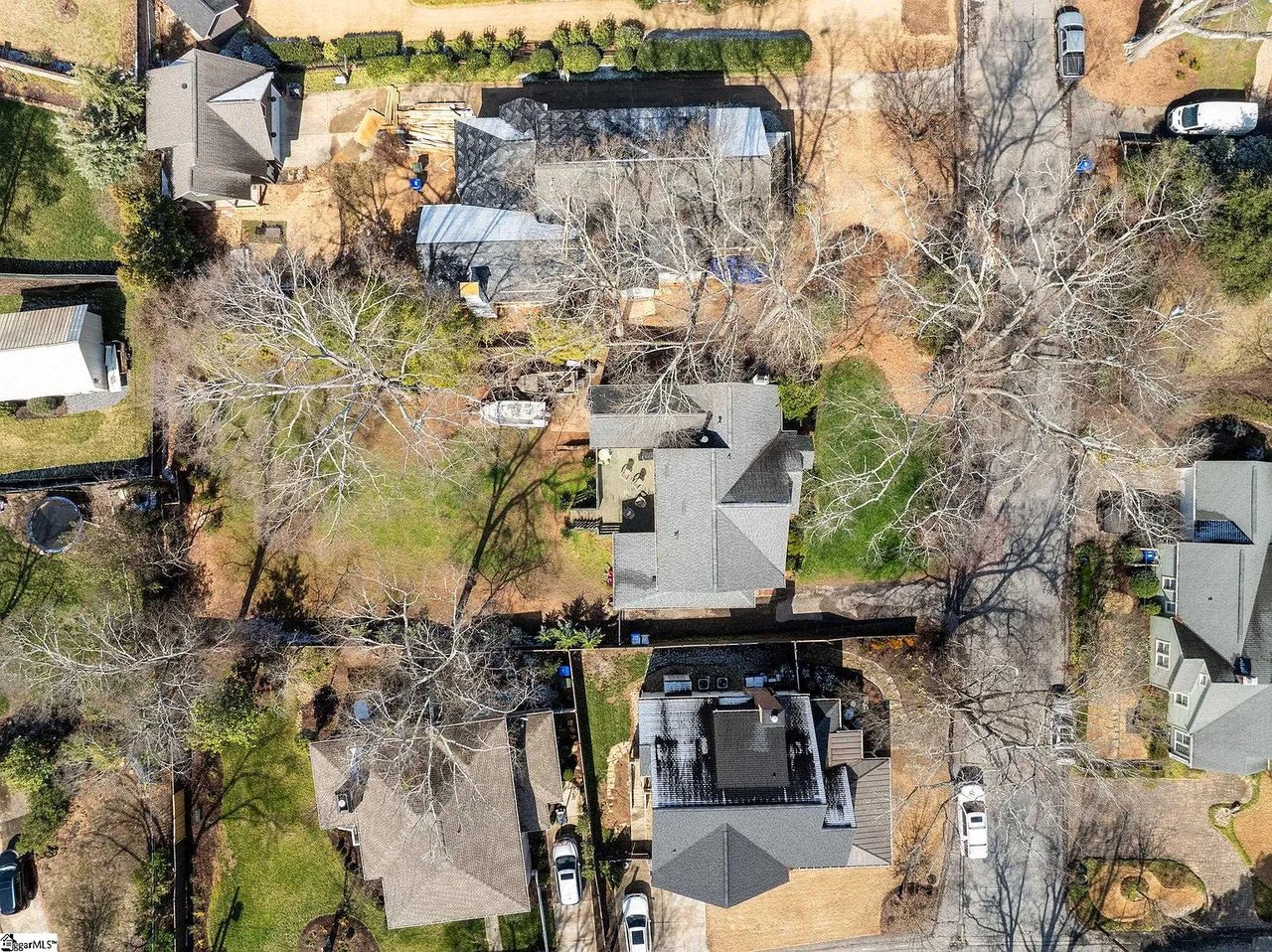 22 N Brookwood Dr