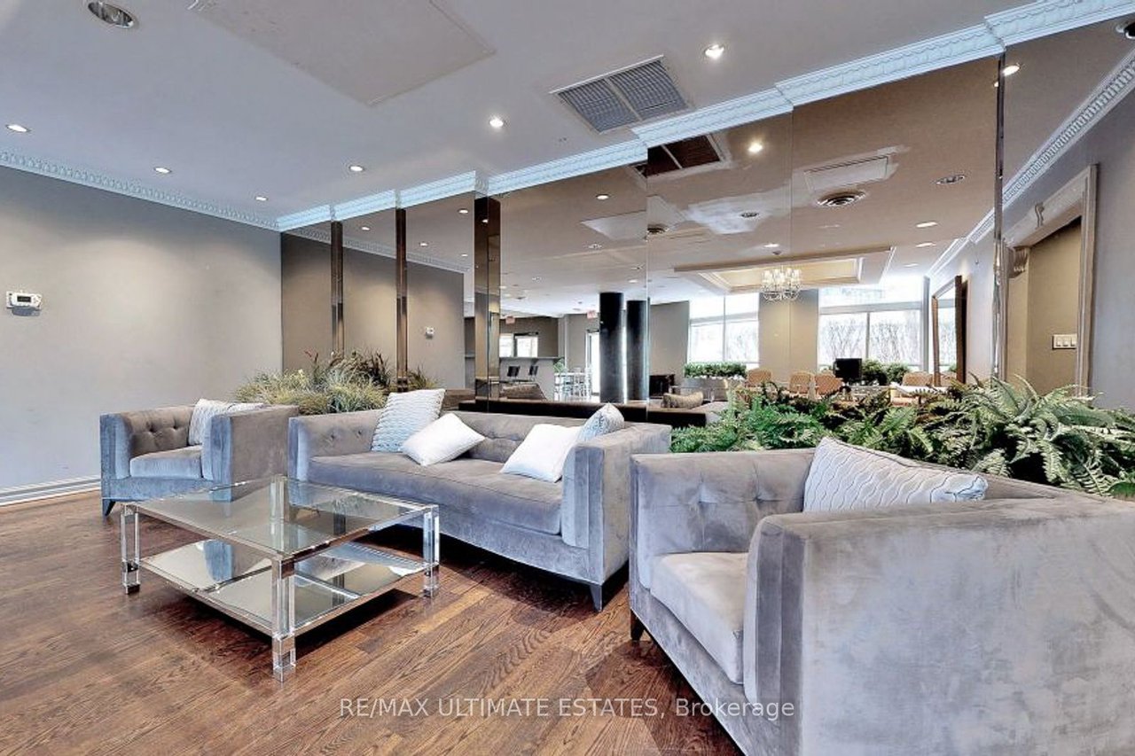 NORTH YORK'S EXCLUSIVE PENTHOUSE