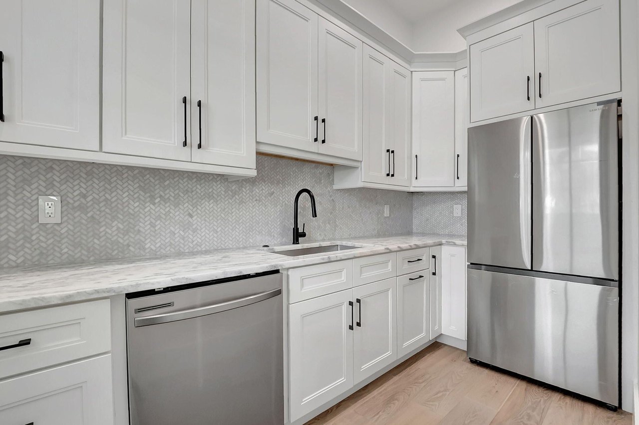 17 NW 16th St