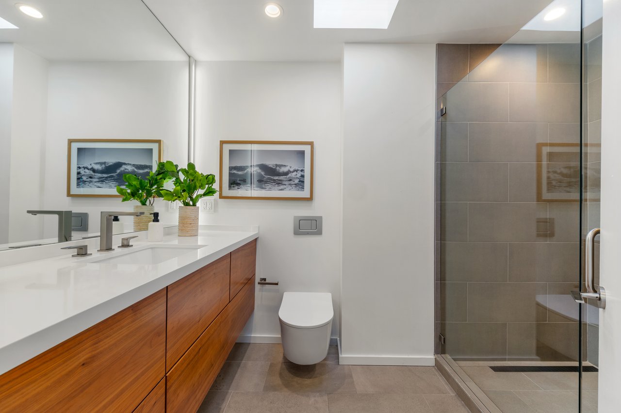 Gated View Residence on the Water